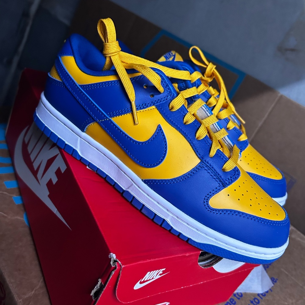 Nike Kids Sneakers in Blue and Yellow